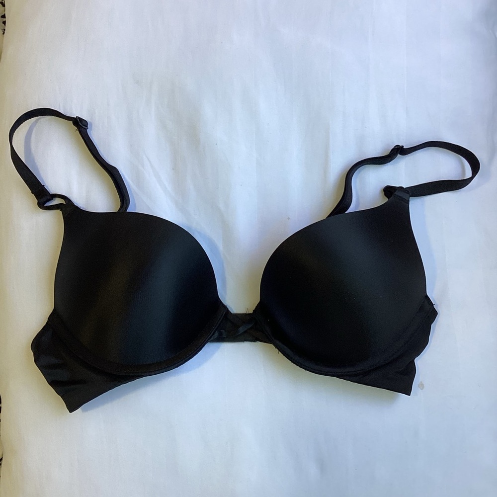 Victoria's Secret Black Push-up Bra with Underwire Support